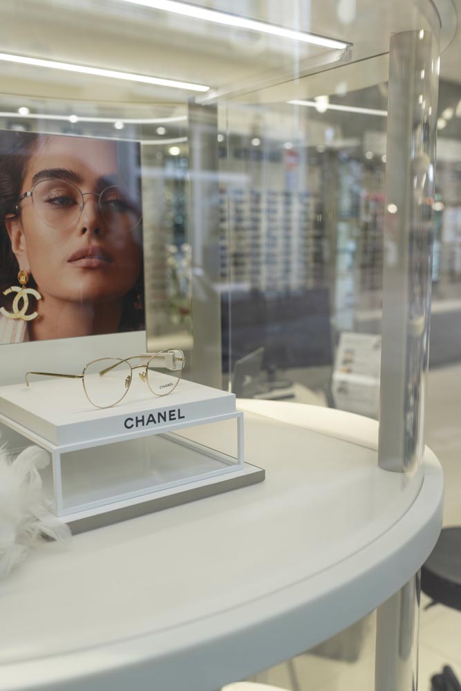 Présentoirs lunettes de vue de la marque Chanel